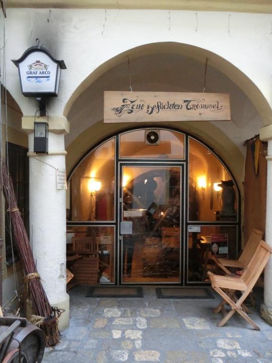 Eingang zur geflickten Trommel in Regensburg